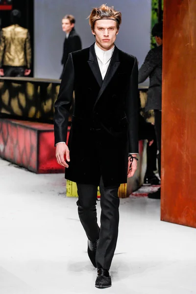 Look 35